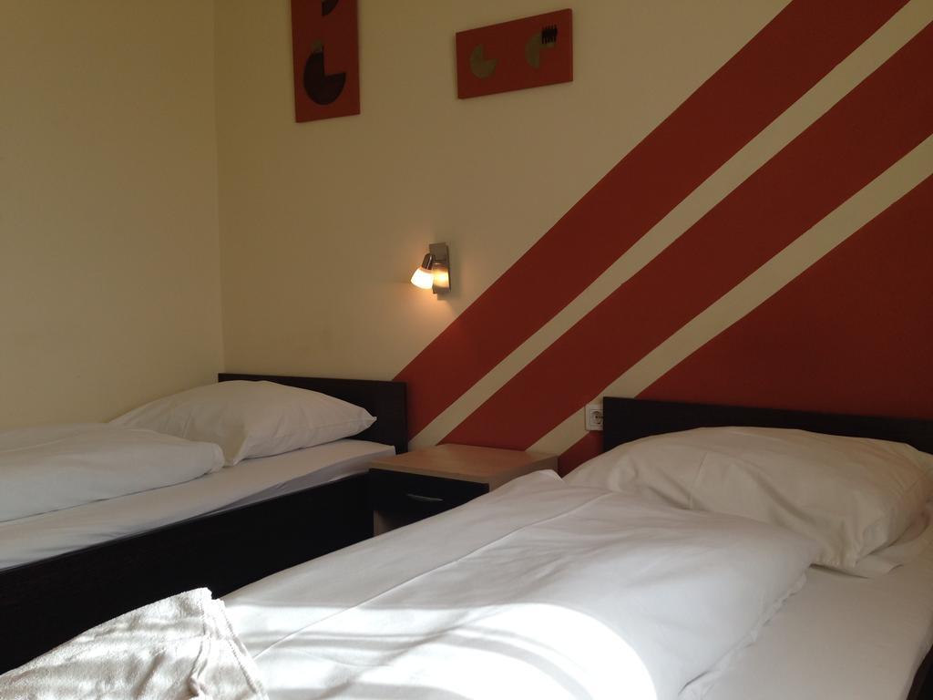 City Hotel Agoston Pécs Quarto foto