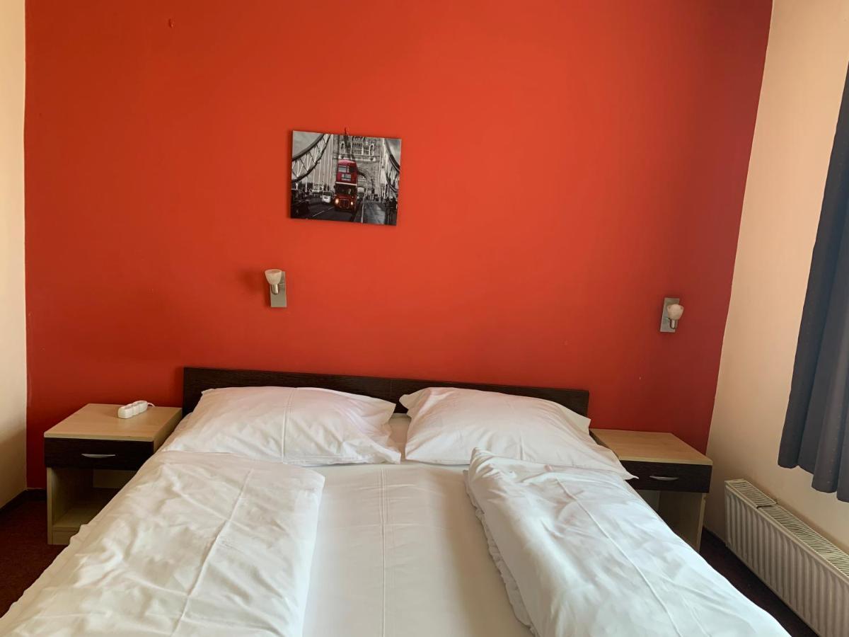 City Hotel Agoston Pécs Exterior foto